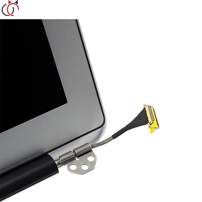 El Macbook Air de plata exhibe la asamblea A1466 MD760 MJVE2 MQD32